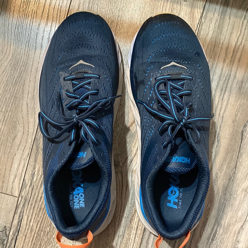 Men Hoka One One Arahi 4